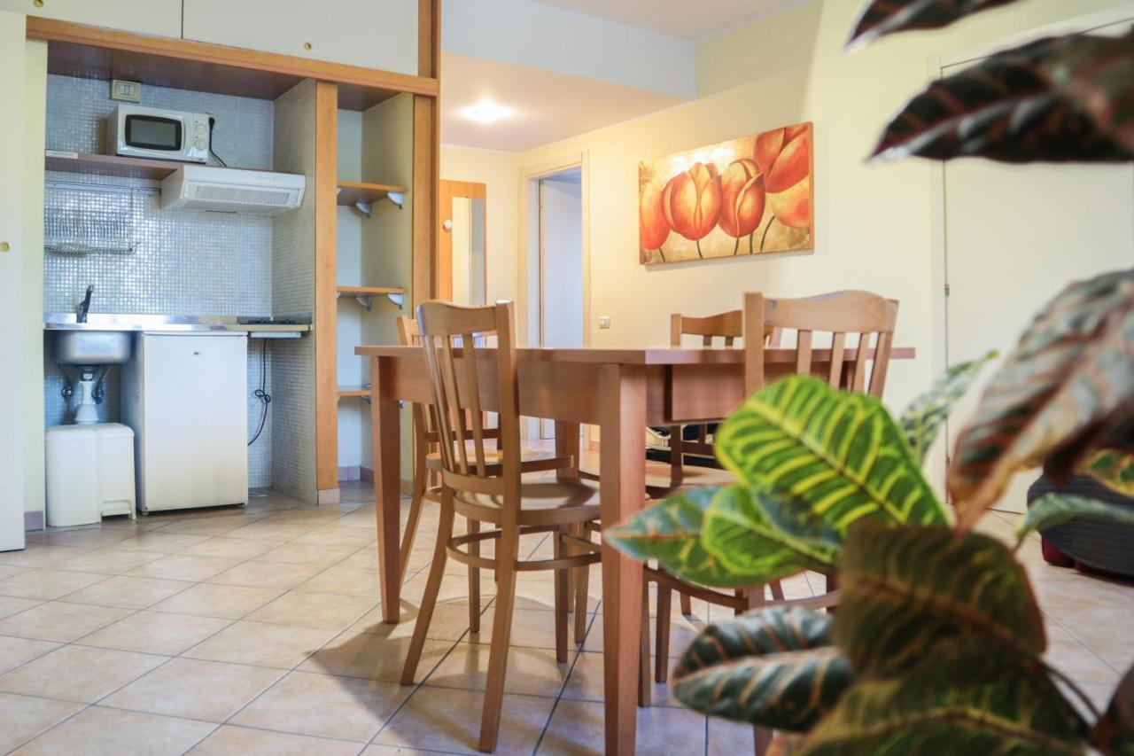 Villa Meli Lupi - Residenze Temporanee Parma Kültér fotó