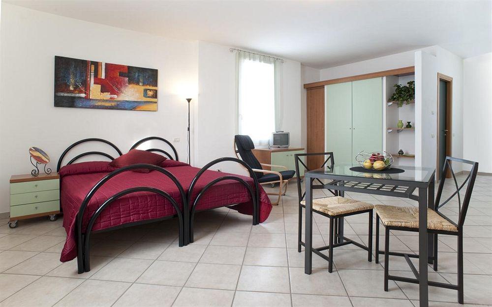 Villa Meli Lupi - Residenze Temporanee Parma Kültér fotó
