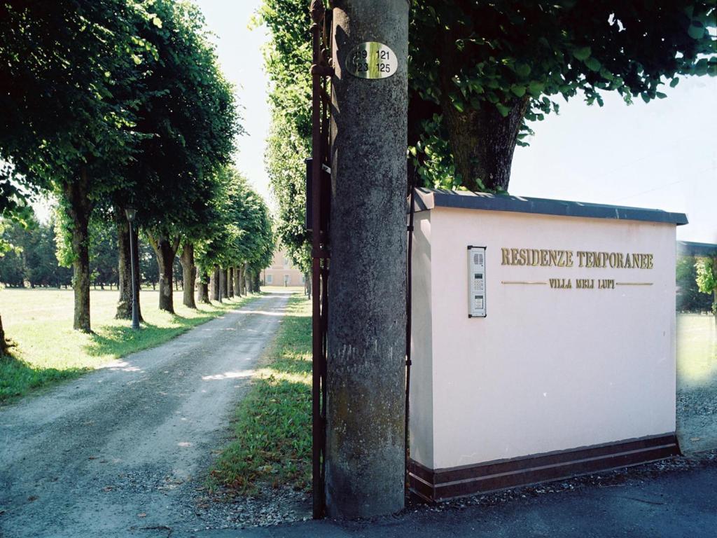 Villa Meli Lupi - Residenze Temporanee Parma Kültér fotó