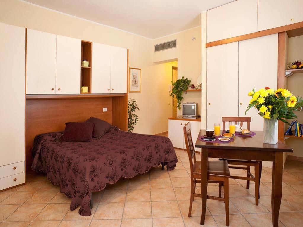 Villa Meli Lupi - Residenze Temporanee Parma Kültér fotó