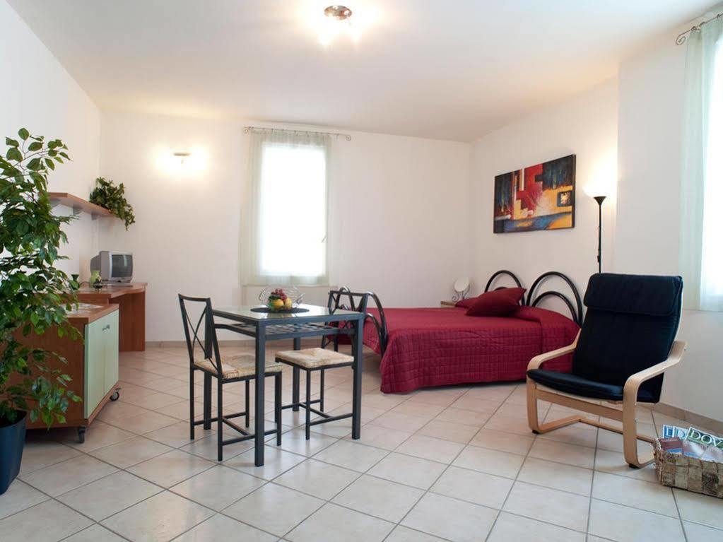 Villa Meli Lupi - Residenze Temporanee Parma Kültér fotó