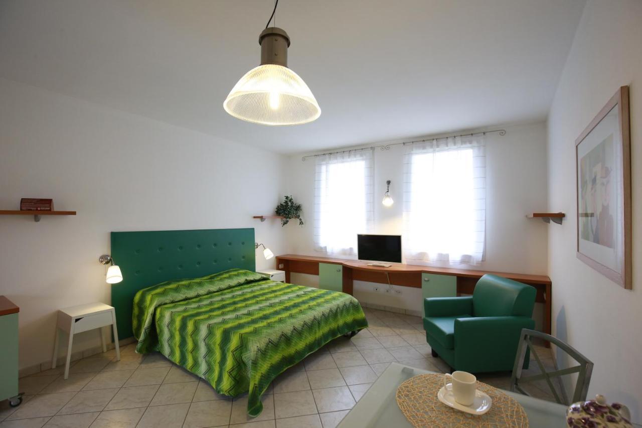 Villa Meli Lupi - Residenze Temporanee Parma Kültér fotó