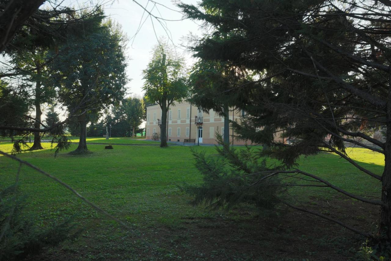 Villa Meli Lupi - Residenze Temporanee Parma Kültér fotó