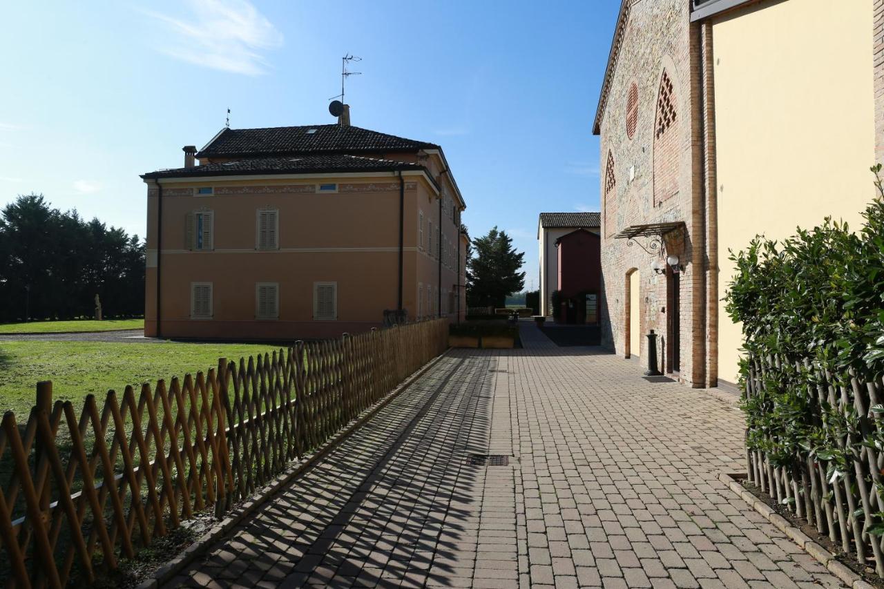 Villa Meli Lupi - Residenze Temporanee Parma Kültér fotó